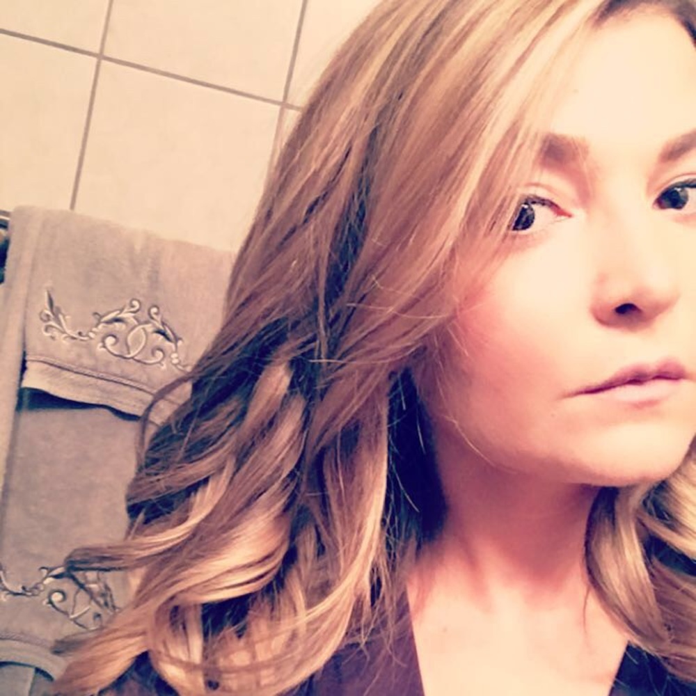Meet your Posher, Dina
